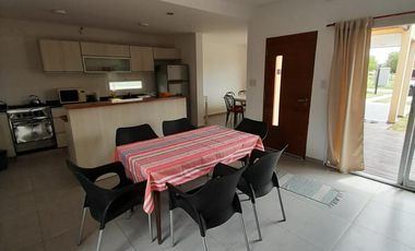 VENTA | Casa 3 dorm.   pileta | Barrio El Molino, Roldán