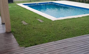 VENTA | Casa 3 dorm.   pileta | Barrio El Molino, Roldán