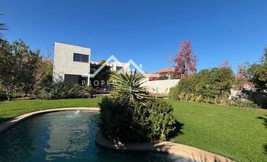 VENTA LOS BOSQUES 6 DORM MAS SERVICIO Y PISCINA