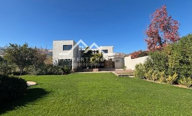 VENTA LOS BOSQUES 6 DORM MAS SERVICIO Y PISCINA