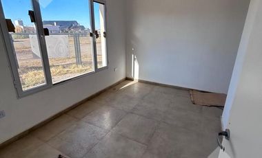 Venta Casa 3 dormi con piscina - B° Piedras Blancas - Fernandez Oro