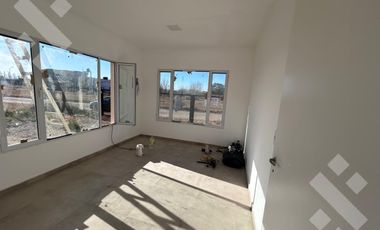 Venta Casa 3 dormi con piscina - B° Piedras Blancas - Fernandez Oro