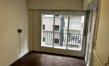 Alquiler departamento 2 ambientes c/ balcón frente Retiro zona turística