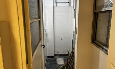 Alquiler departamento 2 ambientes c/ balcón frente Retiro zona turística