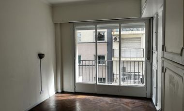 Alquiler departamento 2 ambientes c/ balcón frente Retiro zona turística