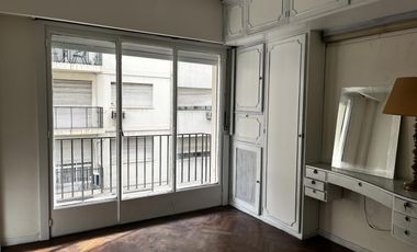 Alquiler departamento 2 ambientes c/ balcón frente Retiro zona turística