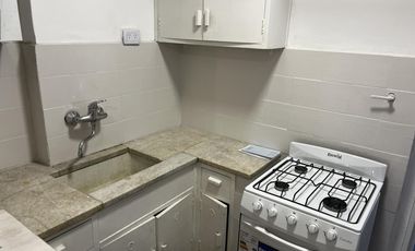 Alquiler departamento 2 ambientes c/ balcón frente Retiro zona turística