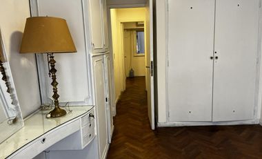 Alquiler departamento 2 ambientes c/ balcón frente Retiro zona turística