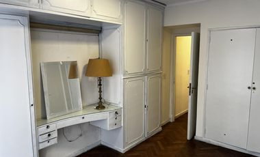 Alquiler departamento 2 ambientes c/ balcón frente Retiro zona turística