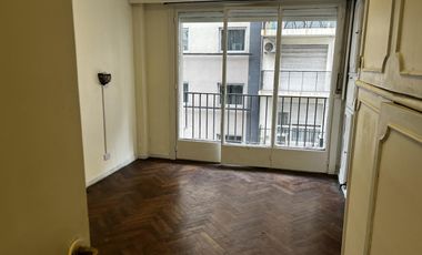 Alquiler departamento 2 ambientes c/ balcón frente Retiro zona turística