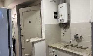 Alquiler departamento 2 ambientes c/ balcón frente Retiro zona turística