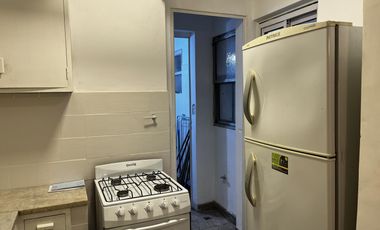 Alquiler departamento 2 ambientes c/ balcón frente Retiro zona turística