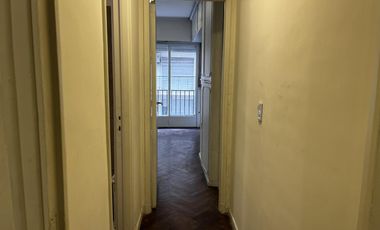 Alquiler departamento 2 ambientes c/ balcón frente Retiro zona turística