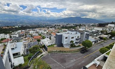 Departamento Penthouse en Venta Urb. Vista Grande Cumbayá