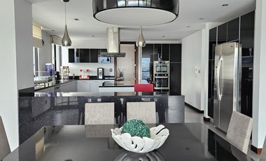 Departamento Penthouse en Venta Urb. Vista Grande Cumbayá