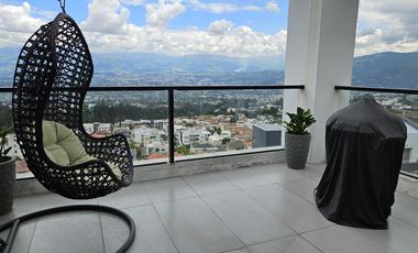 Departamento Penthouse en Venta Urb. Vista Grande Cumbayá