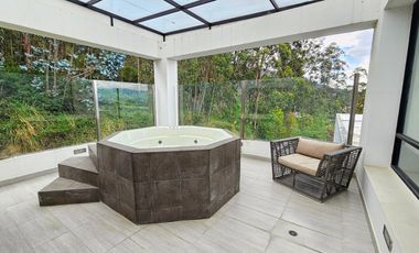 Departamento Penthouse en Venta Urb. Vista Grande Cumbayá