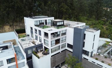Departamento Penthouse en Venta Urb. Vista Grande Cumbayá