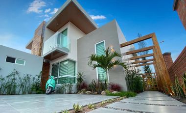 VENTA CASA EN LA PLAYA URBANIZACION VENTURA RESORTE OLON SANTA ELENA (CMC)