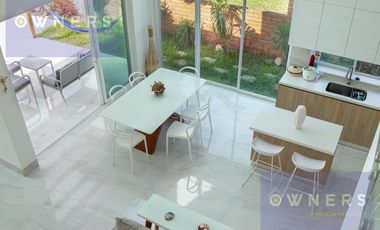 VENTA CASA EN LA PLAYA URBANIZACION VENTURA RESORTE OLON SANTA ELENA (CMC)