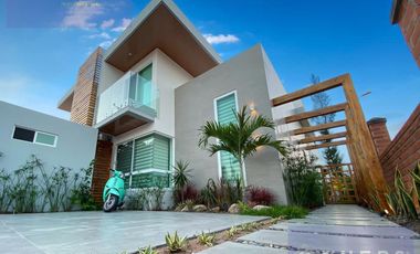 VENTA CASA EN LA PLAYA URBANIZACION VENTURA RESORTE OLON SANTA ELENA (CMC)