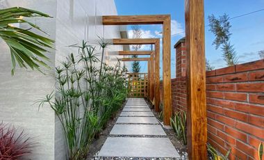 VENTA CASA EN LA PLAYA URBANIZACION VENTURA RESORTE OLON SANTA ELENA (CMC)