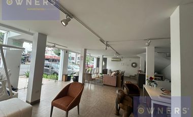 VENTA LOCAL COMERCiAL EN URDESA CENTRAL 829 M 2 (CMC)