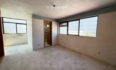 PROPIEDAD EN VENTA COMO TERRENO, ZONA CALZ. GONZÁLEZ GALLO, GUADALAJARA