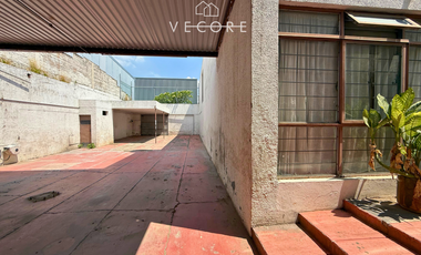 PROPIEDAD EN VENTA COMO TERRENO, ZONA CALZ. GONZÁLEZ GALLO, GUADALAJARA