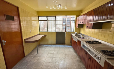 PROPIEDAD EN VENTA COMO TERRENO, ZONA CALZ. GONZÁLEZ GALLO, GUADALAJARA