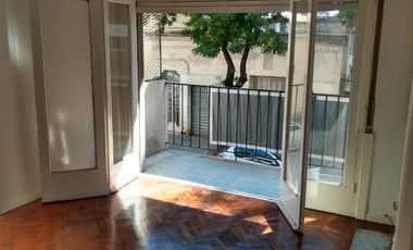 Departamento en Venta - 3 Ambientes - Flores