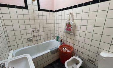 Gran casa con fondo! A 2 cuadras de Garibaldi!