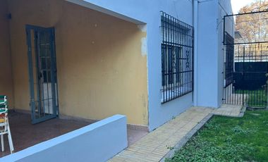 Gran casa con fondo! A 2 cuadras de Garibaldi!
