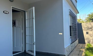 Gran casa con fondo! A 2 cuadras de Garibaldi!