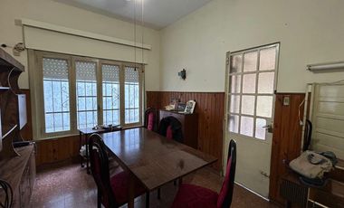 Gran casa con fondo! A 2 cuadras de Garibaldi!