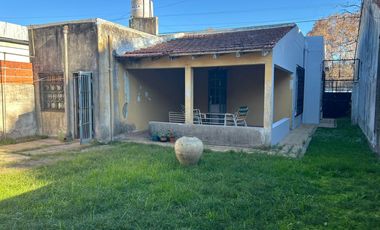 Gran casa con fondo! A 2 cuadras de Garibaldi!