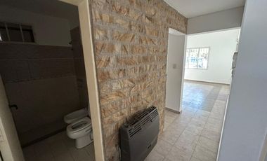 Casa en alquiler tres dormitorios, Natania, Prox Valle escondido