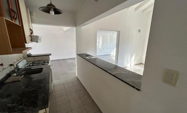 Casa en alquiler tres dormitorios, Natania, Prox Valle escondido