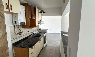 Casa en alquiler tres dormitorios, Natania, Prox Valle escondido