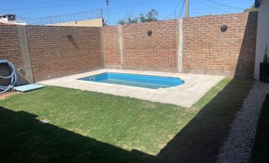 Casa en alquiler tres dormitorios, Natania, Prox Valle escondido