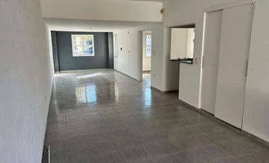 Casa en alquiler tres dormitorios, Natania, Prox Valle escondido