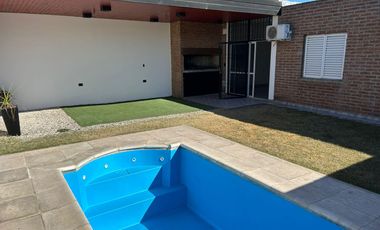 Casa en alquiler tres dormitorios, Natania, Prox Valle escondido