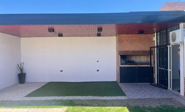 Casa en alquiler tres dormitorios, Natania, Prox Valle escondido