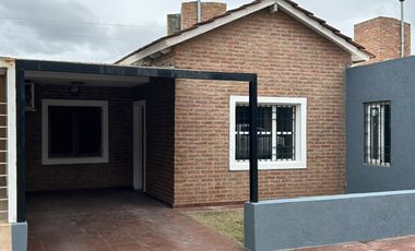 Casa en alquiler tres dormitorios, Natania, Prox Valle escondido