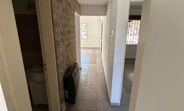 Casa en alquiler tres dormitorios, Natania, Prox Valle escondido