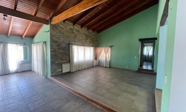 Casa en  ALQUILER, Villa Allende, calle Cuba