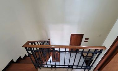 Conveniently located 2 bedroom condominium