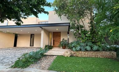 Casa en renta sin muebles en el Yucatán Country Club