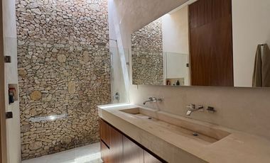 Casa en renta sin muebles en el Yucatán Country Club