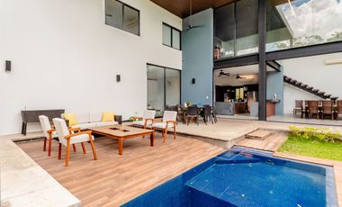 Casa en venta con paneles solares en Montes de Ame
